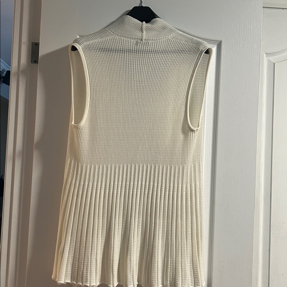 Elegant Cream Cardigan - Picture 5 of 5